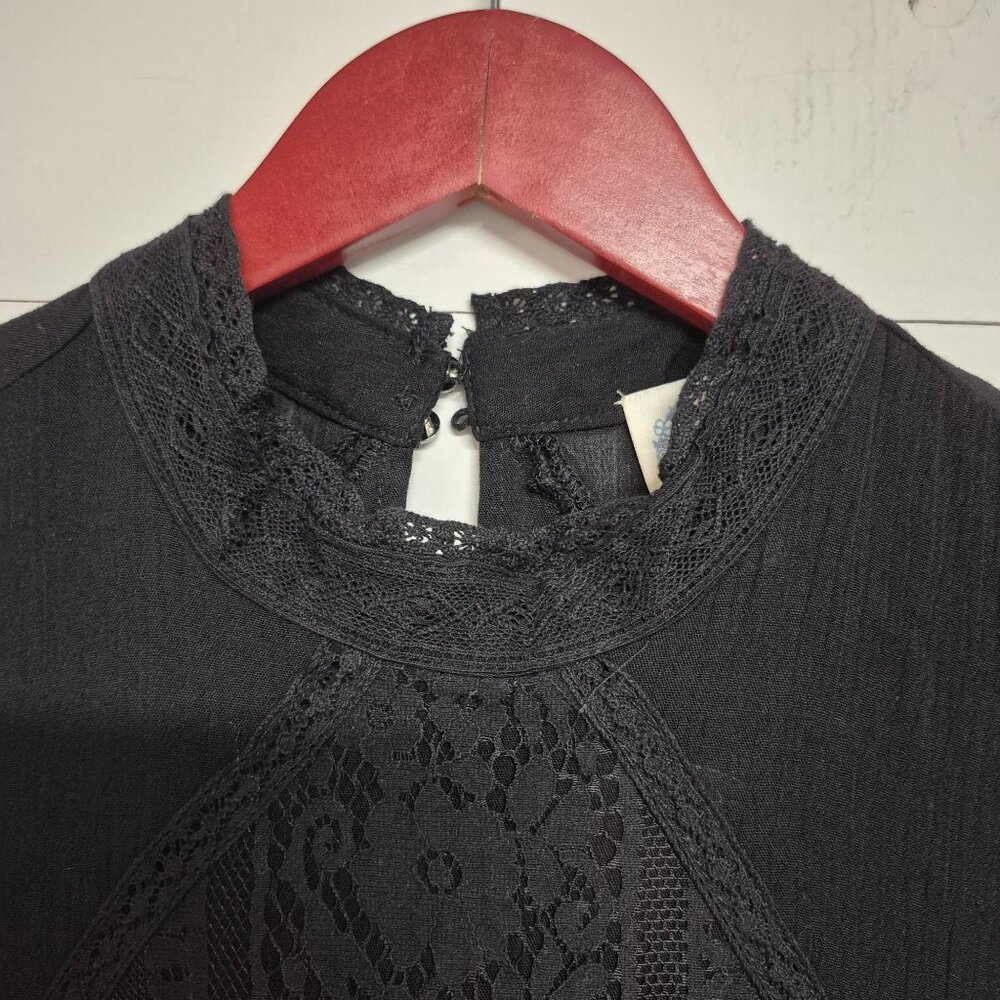 Black Sleeveless Lace Top Womens Sz M Boho Floral Pattern Keyhole Back - Picture 3 of 7